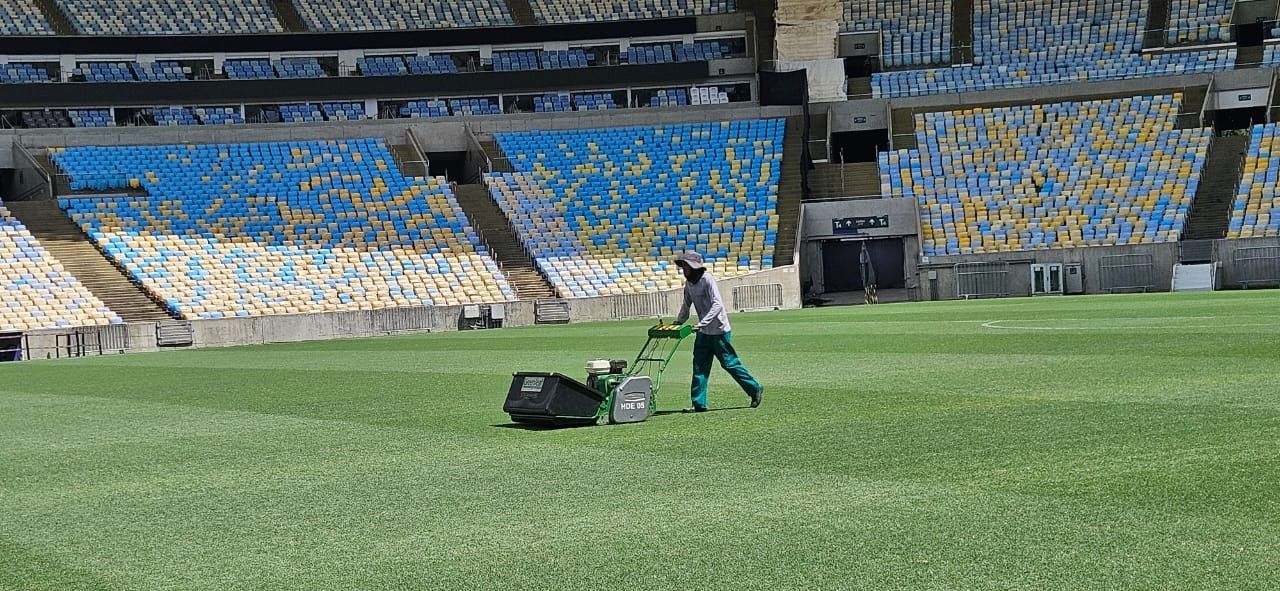 Jogadores se manifestam contra gramados sintéticos no Brasil