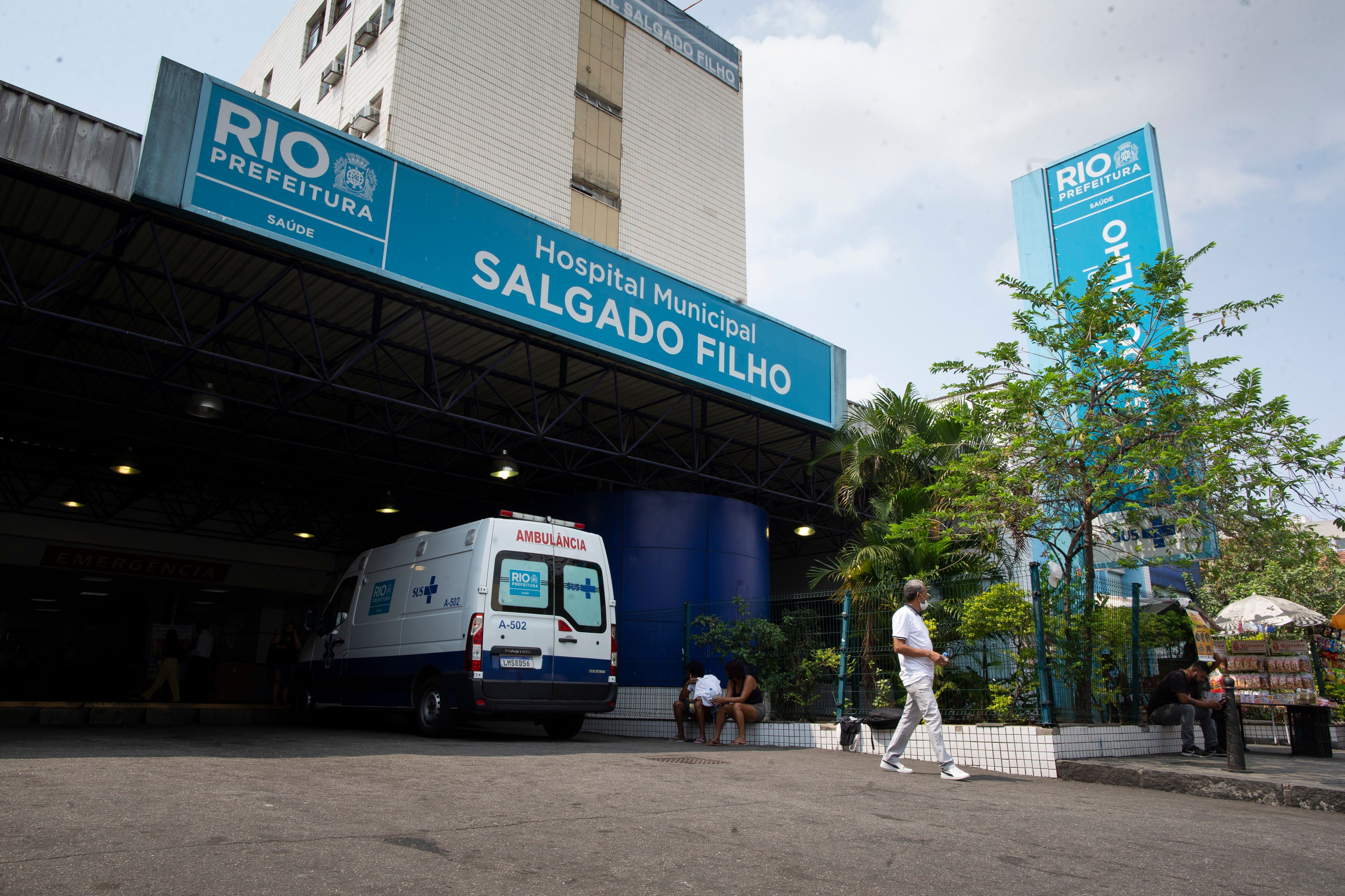 Mulher gravemente ferida após assalto em restaurante em Bangu. Reprodução: Globo