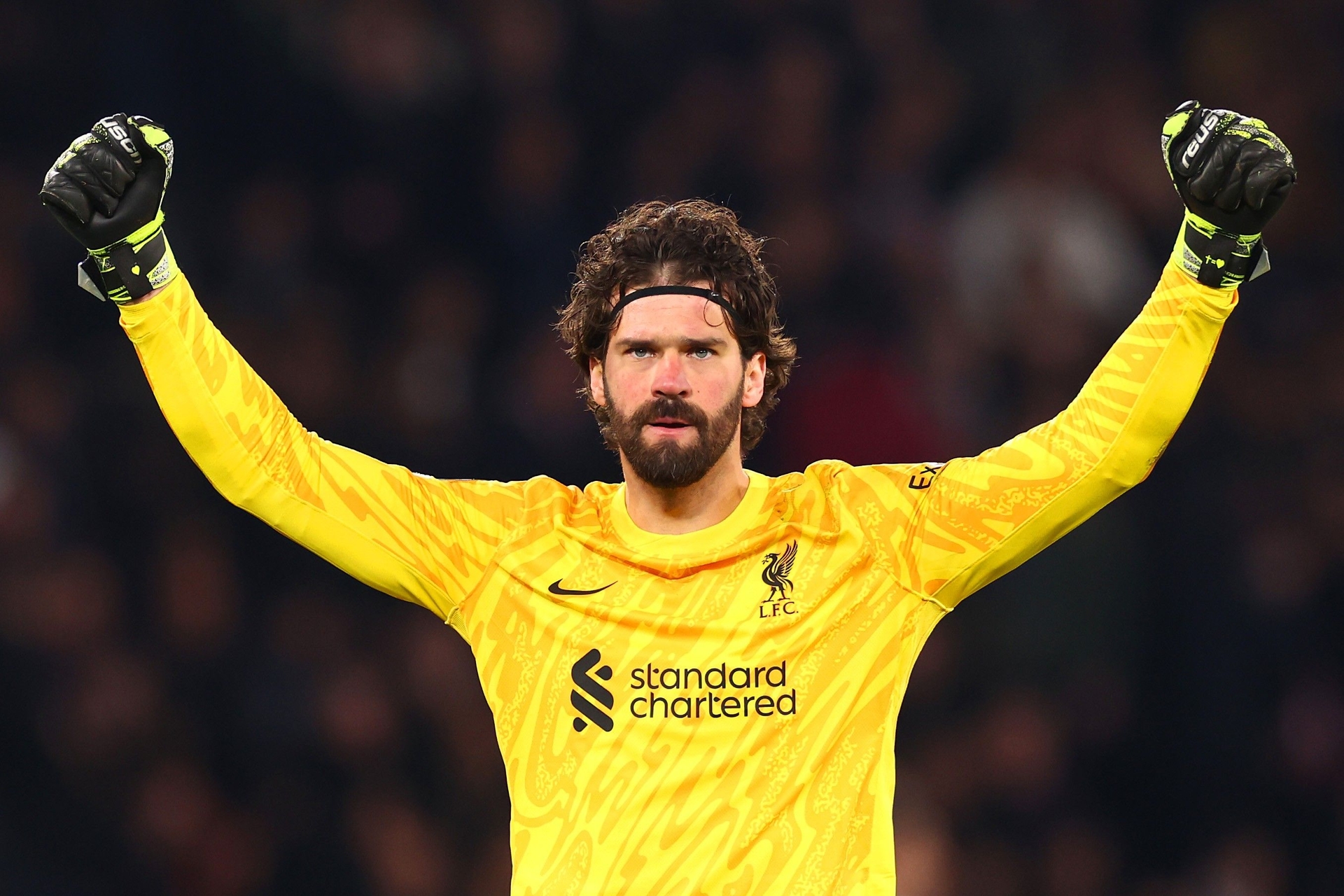 Alisson é eleito melhor da Champions League esta semana