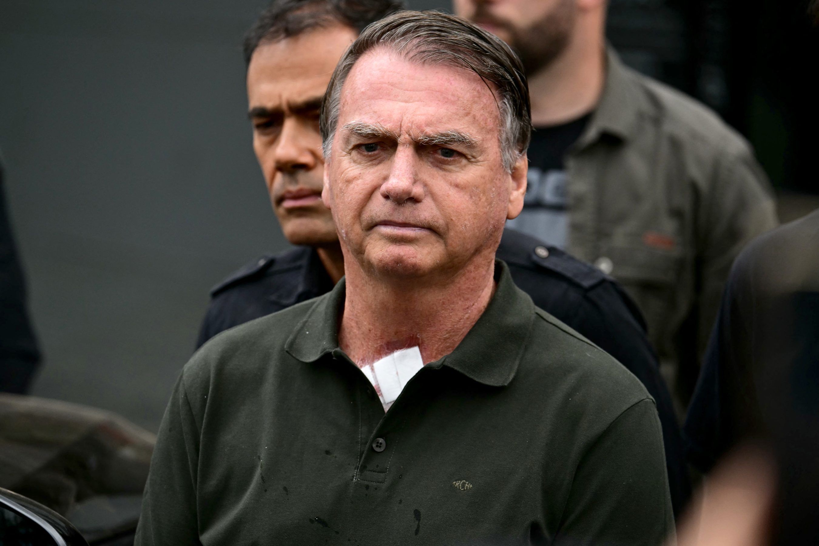 [Médico de Bolsonaro autorizado a acompanhar nova perícia do ex-presidente]. Reprodução: Veja