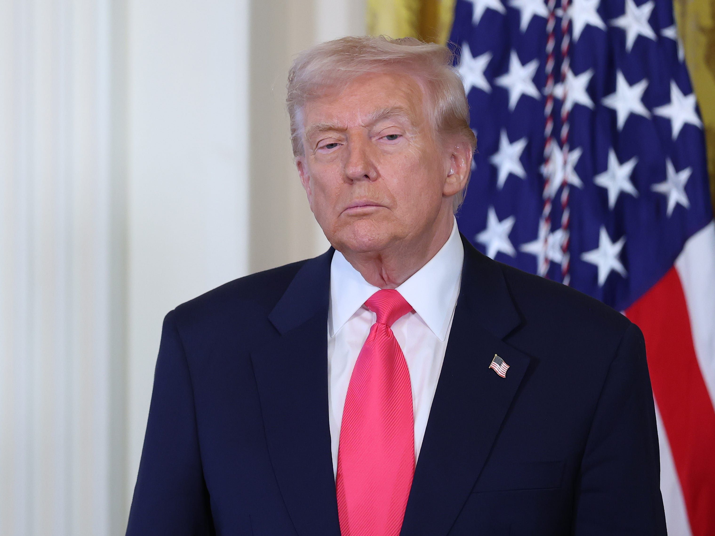 Trump afirma querer fazer a coisa certa no acordo Warner.. Reprodução: Businessinsider