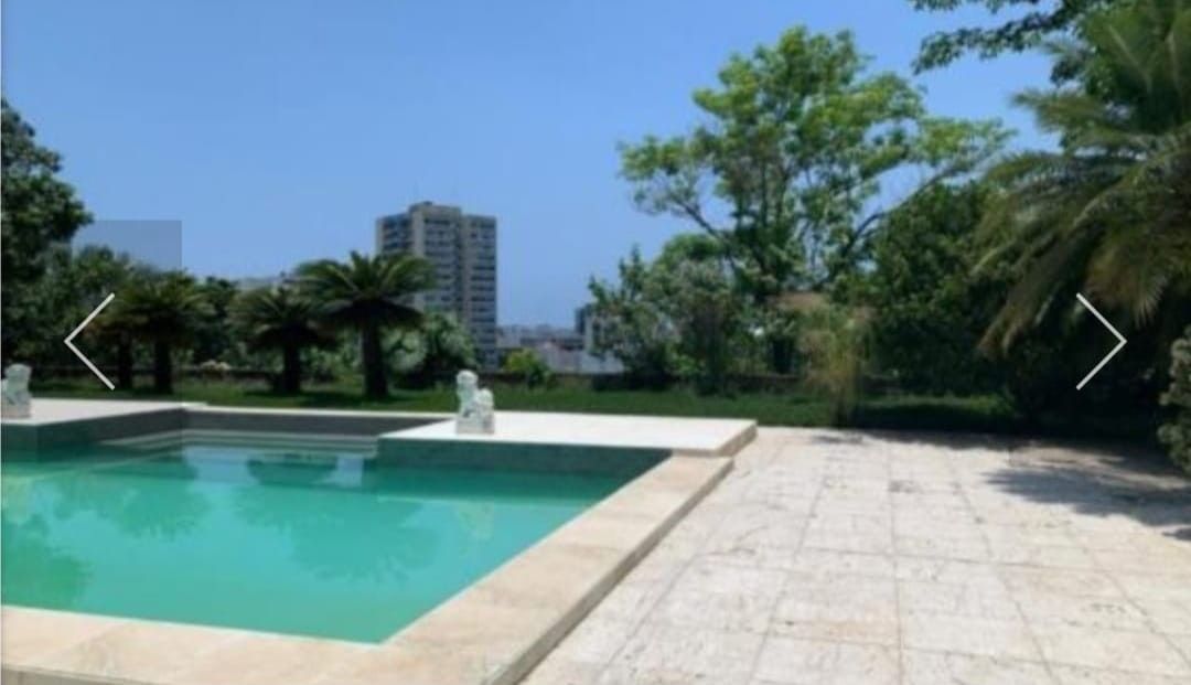 Mansão de luxo no Leblon vai a leilão com suítes e quadra de tênis. Reprodução: Globo