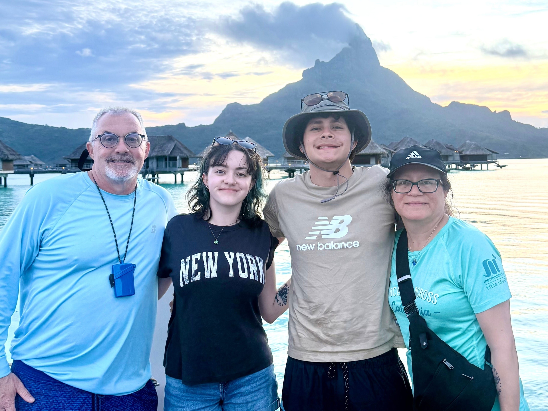 Família desfruta de uma experiência inesquecível em Bora Bora durante viagem de casamento. Reprodução: Business Insider