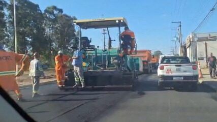 Obras na avenida Francisco Rodrigues Filho provocam trânsito intenso em César de Sousa. Reprodução: Globo