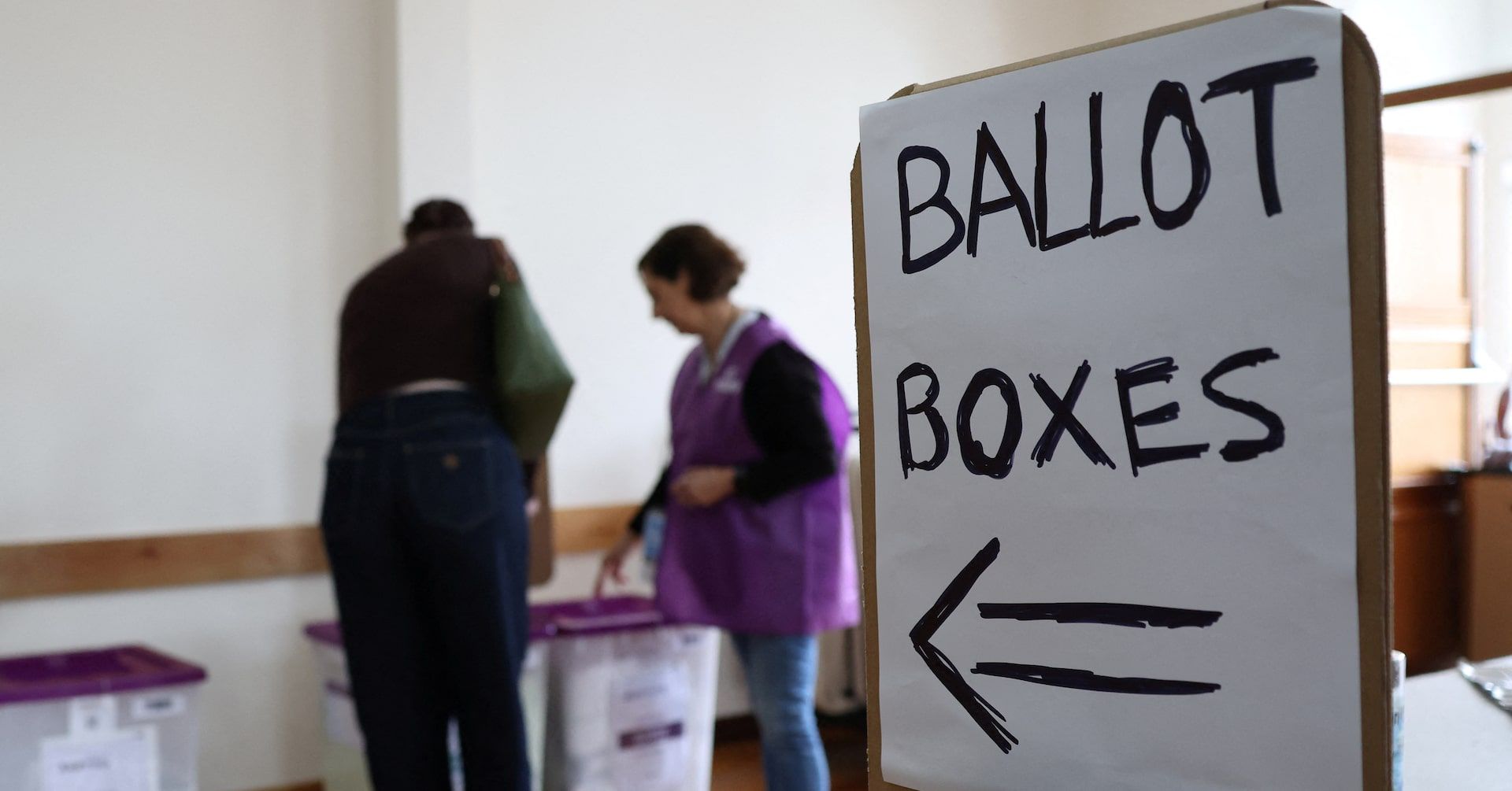 Eleitores australianos se preparam para o pleito marcado por preocupações sobre custo de vida e habitação. Reprodução: Reuters