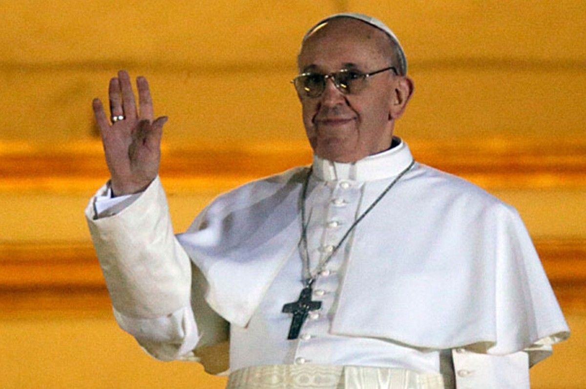 Cardeais reunidos em conclave para eleição do novo papa. Reprodução: Globo