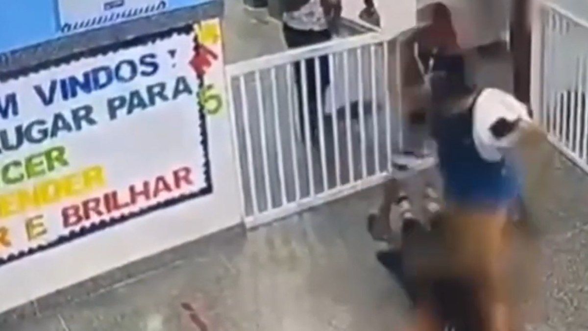 Uma cena capturada por câmera de segurança. Reprodução: iG