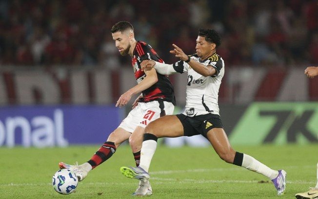 Jorginho e Rony se enfrentam novamente nas oitavas da Copa do Brasil de 2025. Reprodução: Esporte IG