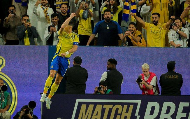 Cristiano Ronaldo pode deixar seu clube na Arábia Saudita, mas ainda é peça chave para o futebol local. Legenda da imagem. Reprodução: X