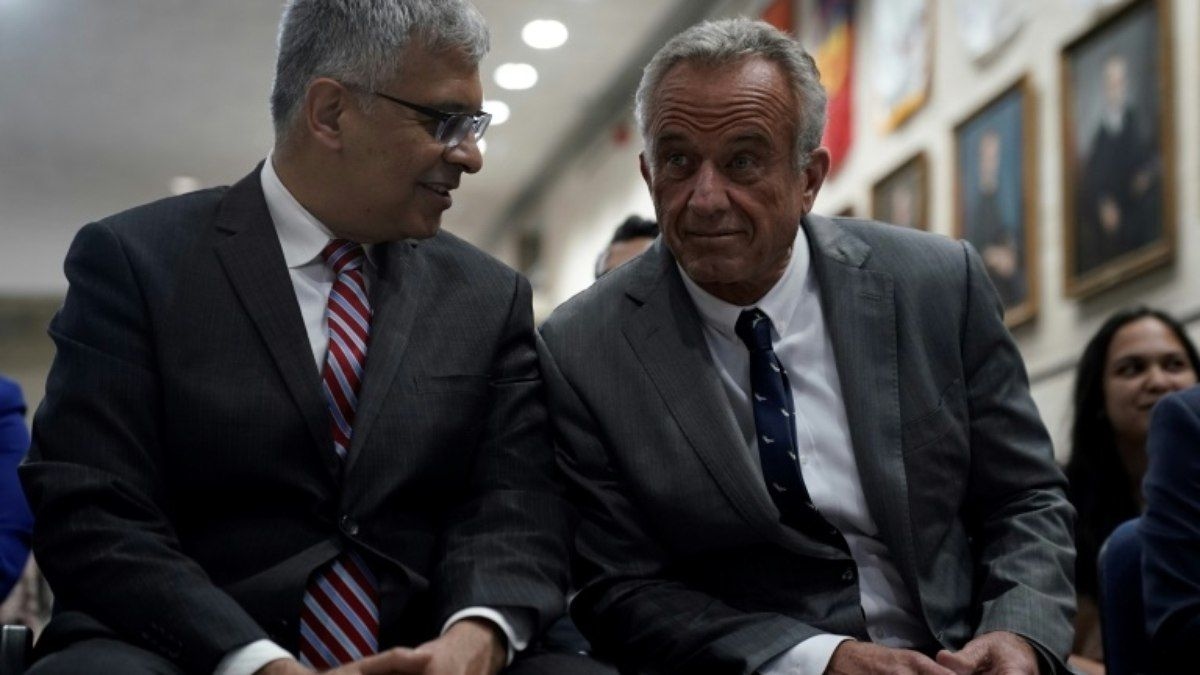 Funcionário corrige cronograma do secretário de Saúde dos EUA sobre investigação de causa. Reprodução: iG