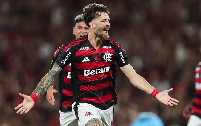 Flamengo em festa; polêmica sobre título de 1987 é octa ou enea.. Reprodução: Esporte
