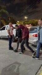 Suspeito de roubar arma de PM baleado em Paraisópolis é preso pela polícia. Reprodução: Globo