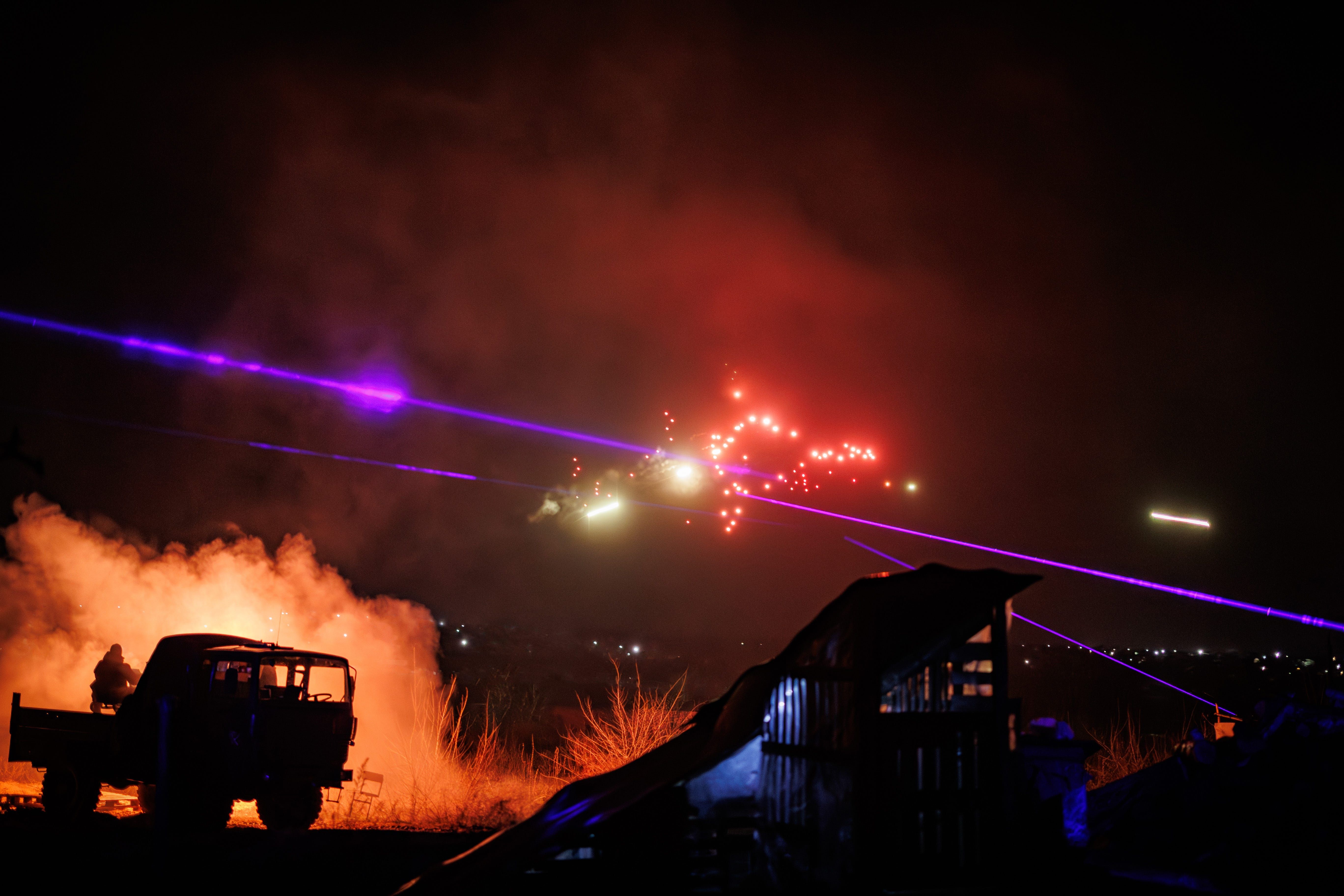 Grupo de defesa aérea ucraniano dispara contra drones Shahed em manobra tática para evitar fogo de armas.; Reprodução: Business Insider