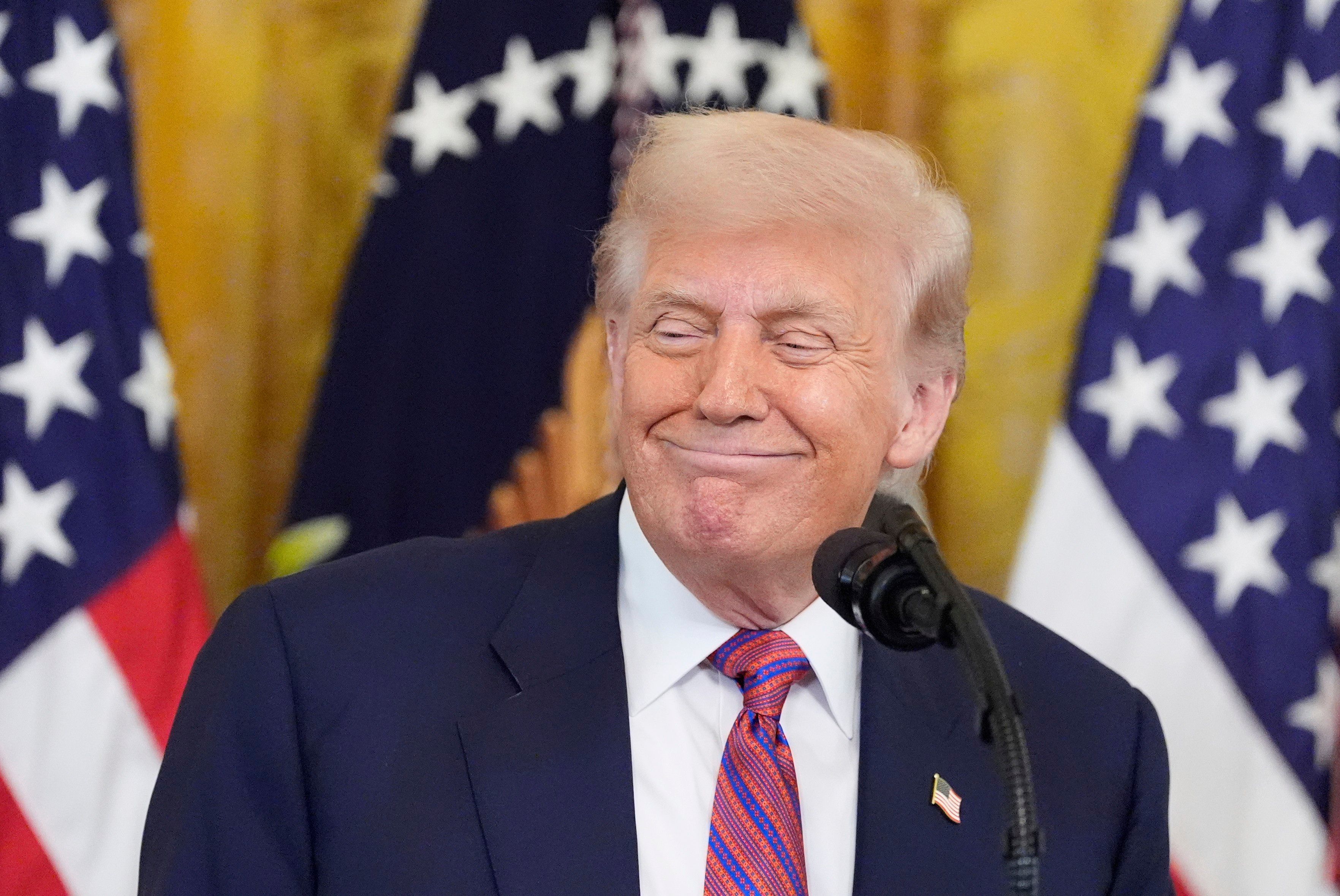 Trump adia para 6 de agosto tarifa de 50% sobre produtos brasileiros, com exceções para quase 700 itens. Legenda da imagem. Reprodução: Globo