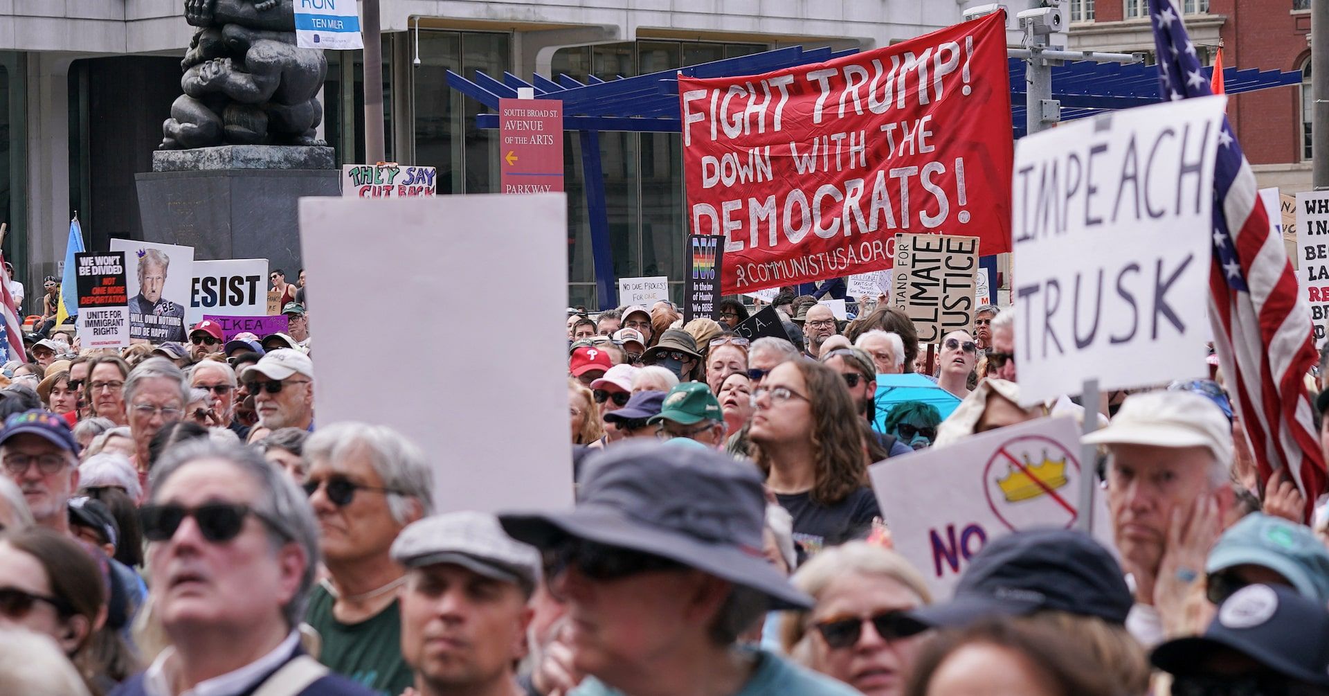 Protestos em todo os EUA contra políticas de imigração e atuação do governo Trump.; Reprodução: Reuters