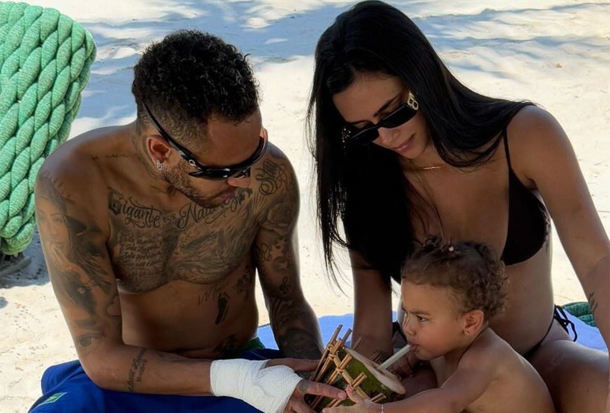 Neymar e Bruna Biancardi Aproveitam Dia de Praia