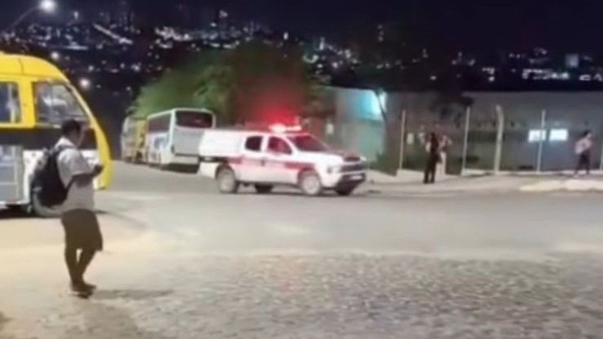 Duas pessoas foram atacadas a tiros, resultando em uma morte. Reprodução: Nome do Autor