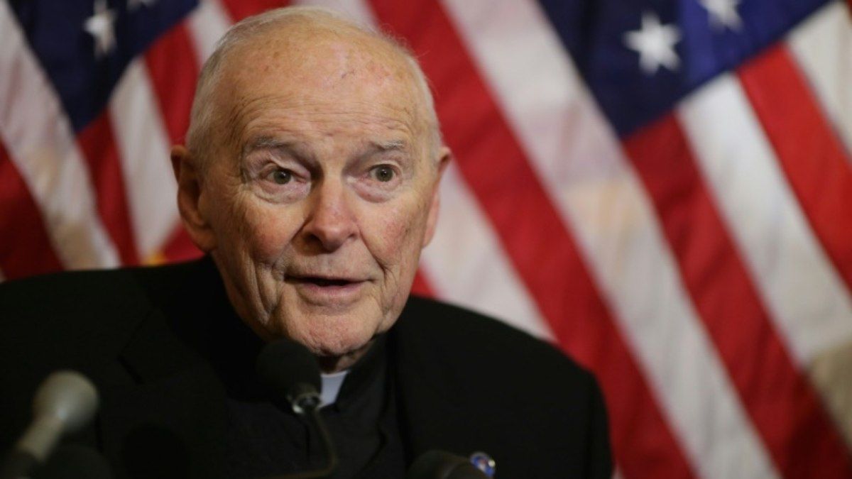 O ex-arcebispo Theodore McCarrick, o primeiro cardeal destituído por abusos, faleceu. Legenda da imagem. Reprodução: AFP