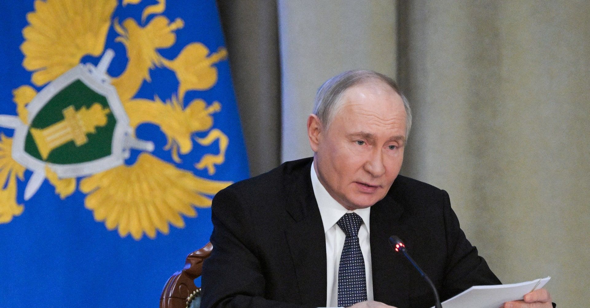 Putin Sugere Administração na Ucrânia em Proposta Surpreendente