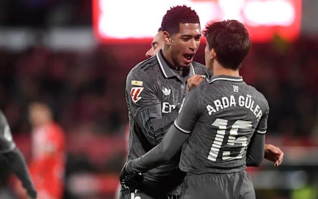 Jogadores do Real Madrid discutem em momento tenso durante jogo contra a Juventus.; Reprodução: iG Esporte