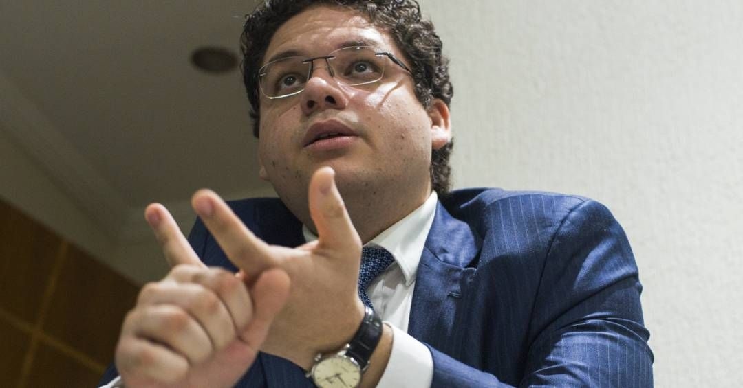 Nythalmar Dias Ferreira Filho é suspenso preventivamente pela OAB-RJ por 30 dias. Reprodução: Veja.