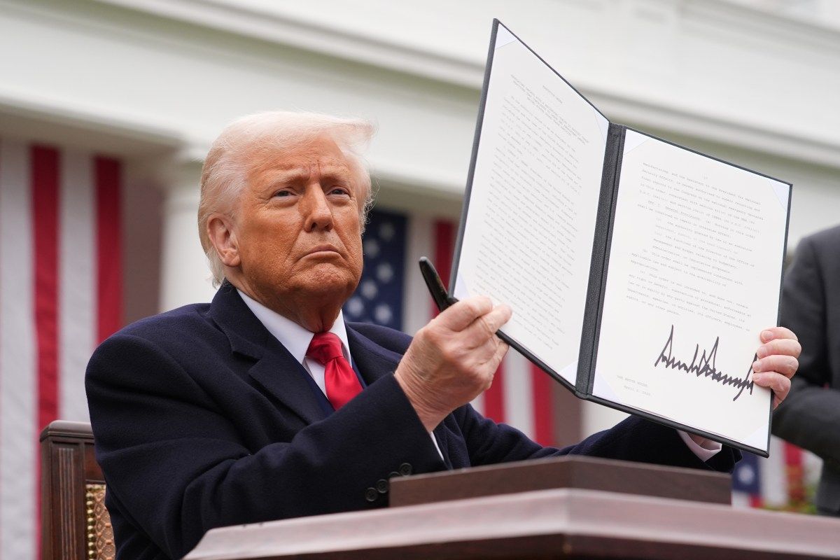 A indústria de tecnologia celebra isenções de tarifas anunciadas pelo governo Trump.; Reprodução: TechCrunch