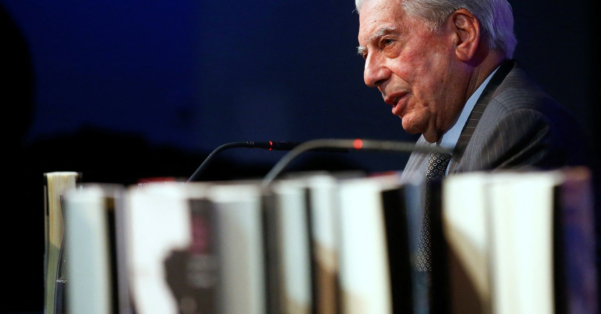 Morre o escritor peruano Mario Vargas Llosa, ícone da literatura e candidato à presidência. Legenda da imagem. Reprodução: Reuters