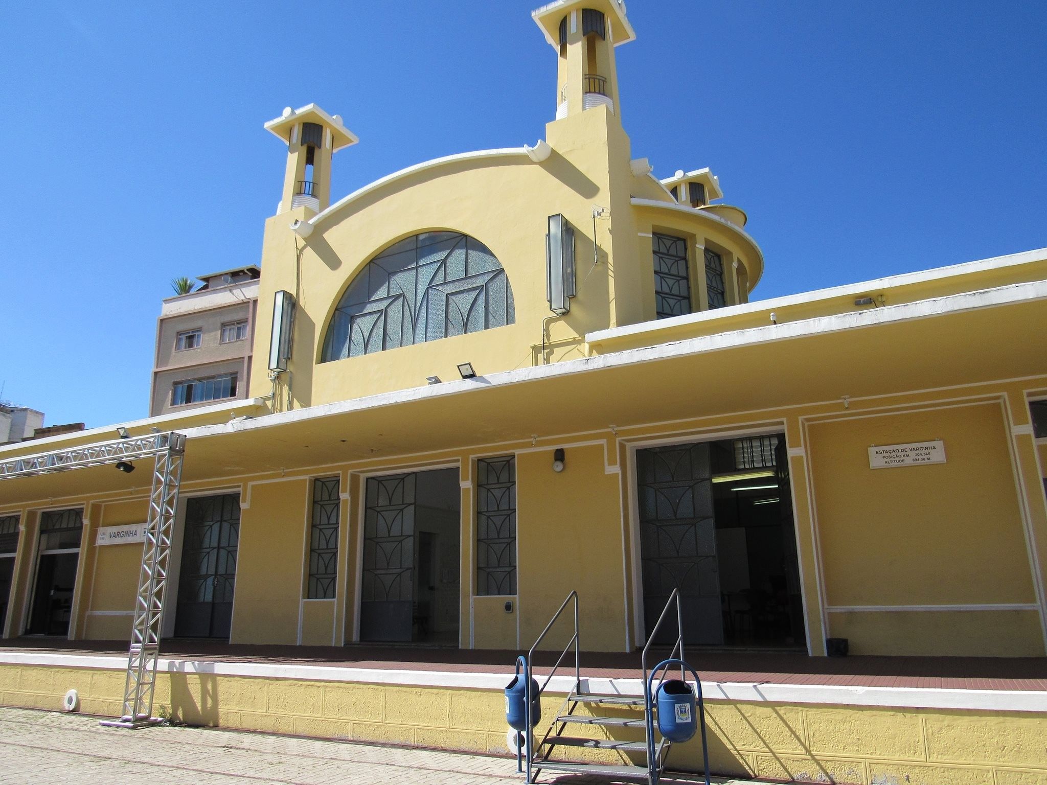 Feira Afro Empreendedores reúne música, dança e exposições na Estação Ferroviária de Varginha. Reprodução: Globo