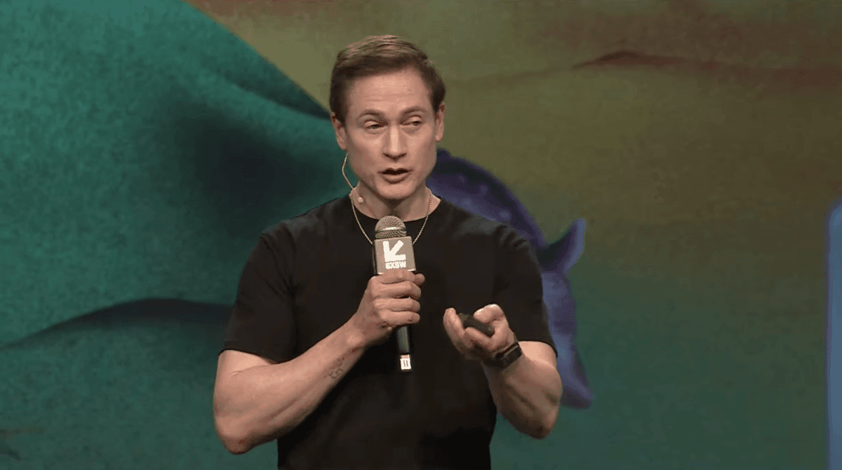 Bryan Johnson propõe sequenciamento de alimentos para longevidade