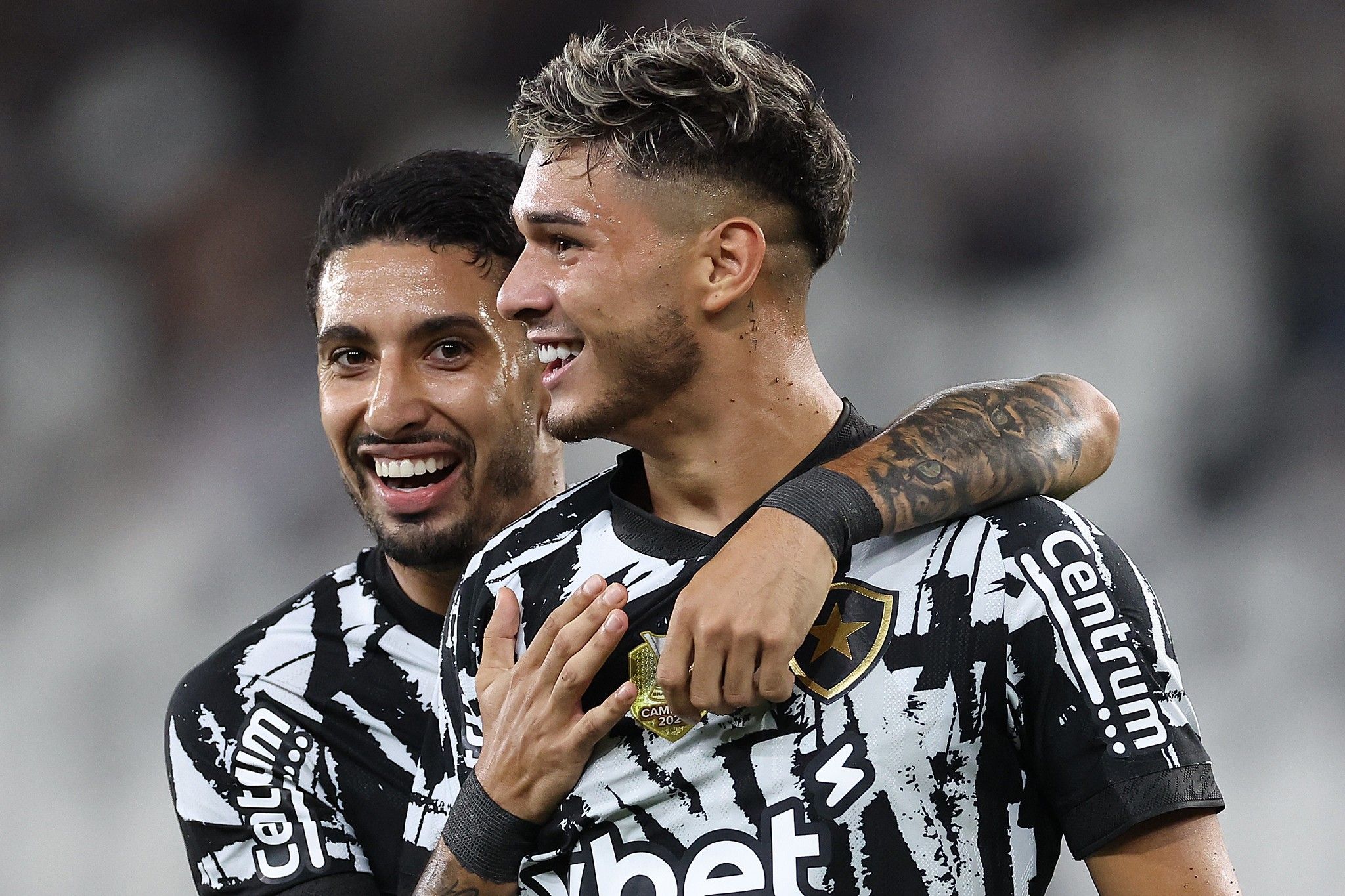 Igor Jesus comemora seu primeiro gol na vitória do time sobre o Juventude. Reprodução: Globo