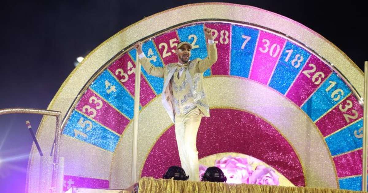 Rosas de Ouro conquista campeonato de Carnaval em São Paulo