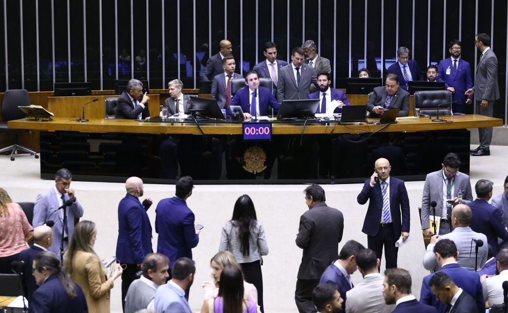 Deputados se preparam para votar proposta aprovada no Senado. Reprodução: CNN Brasil