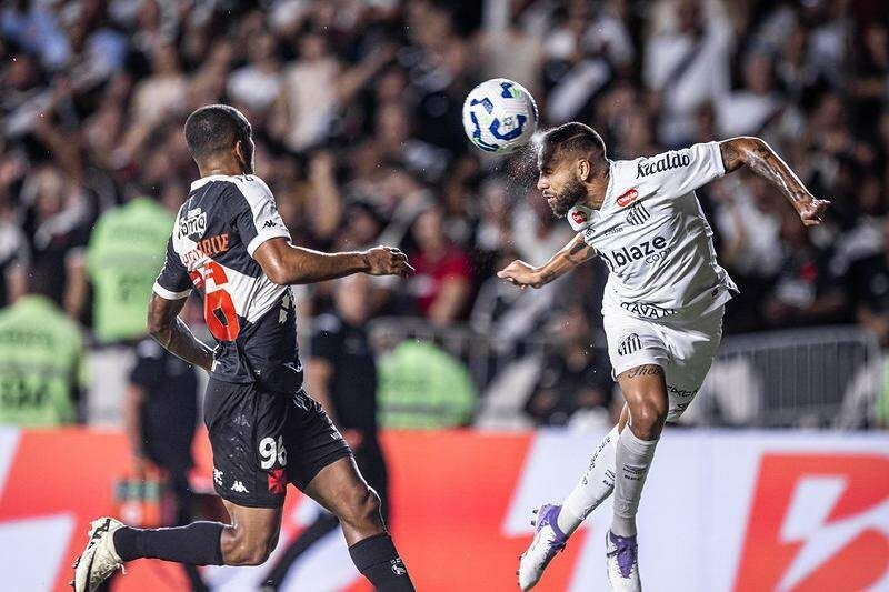 Santos Enfrenta Crise Após Derrota no Início do Brasileirão