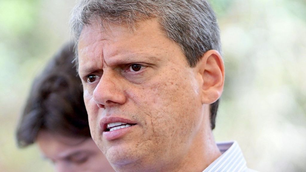 Tarcísio busca apoio do Republicanos para anistia