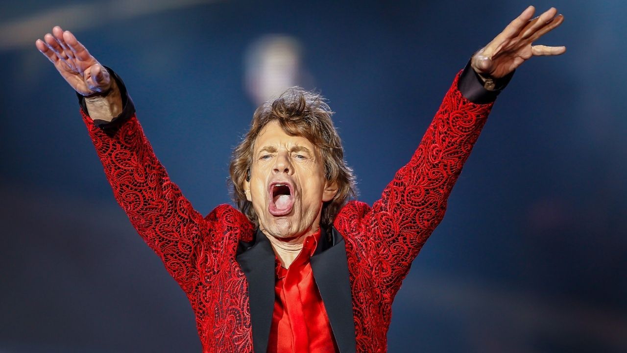 Mick Jagger diz que ‘mal pode esperar’ para fazer uma turnê com os Rolling Stones novamente