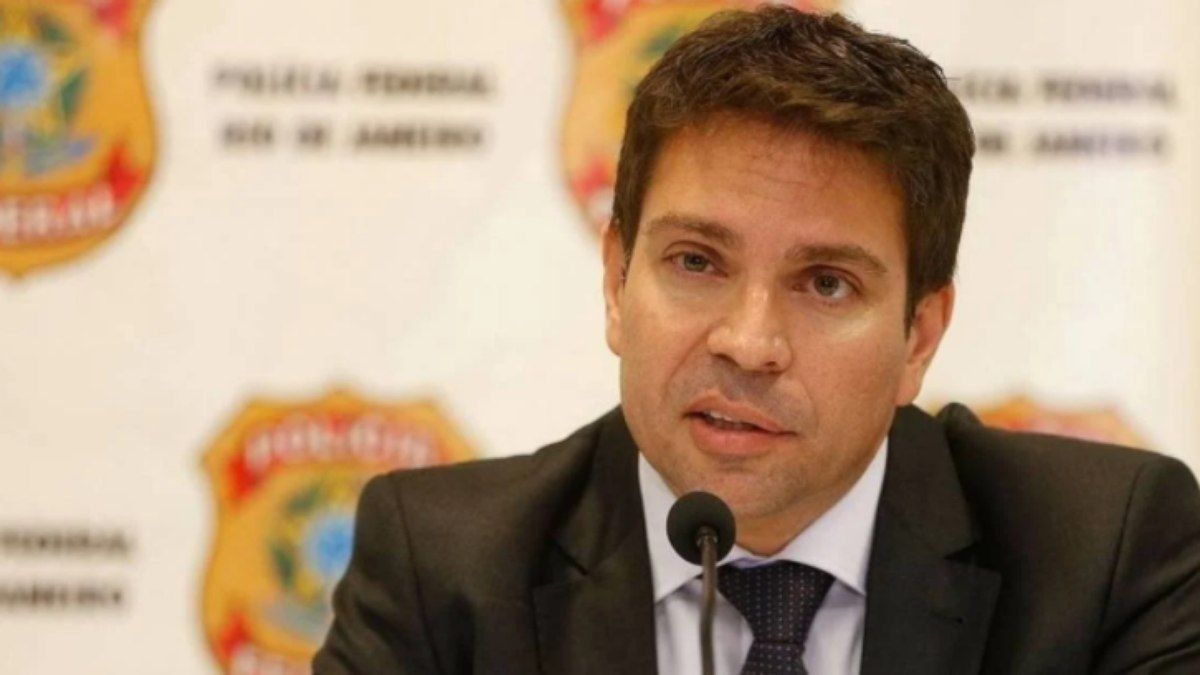 Ministro Alexandre de Moraes solicita sessão virtual, e processo é suspenso na Câmara dos Deputados. Reprodução: Poder360