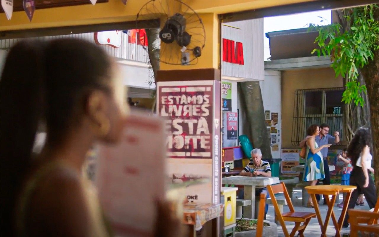 Leo flagra Ellen e Hudson aplicando golpe com Sofia em Dona de Mim. Reprodução: Gshow