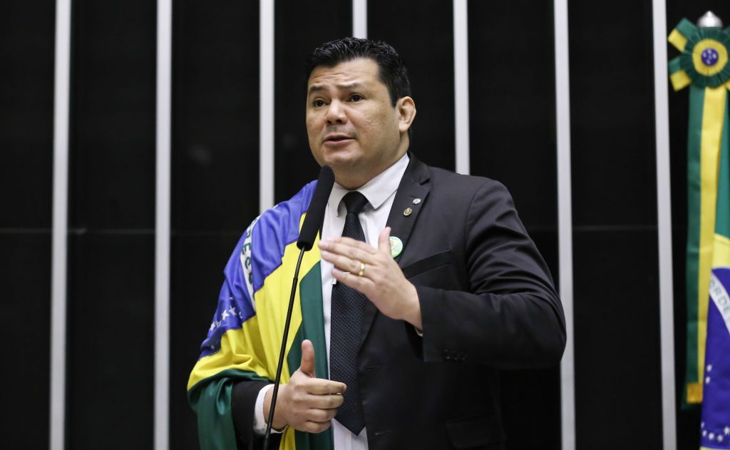 Deputado Gilvan da Federal faz declaração polêmica durante sessão na Câmara. Reprodução: CNN Brasil