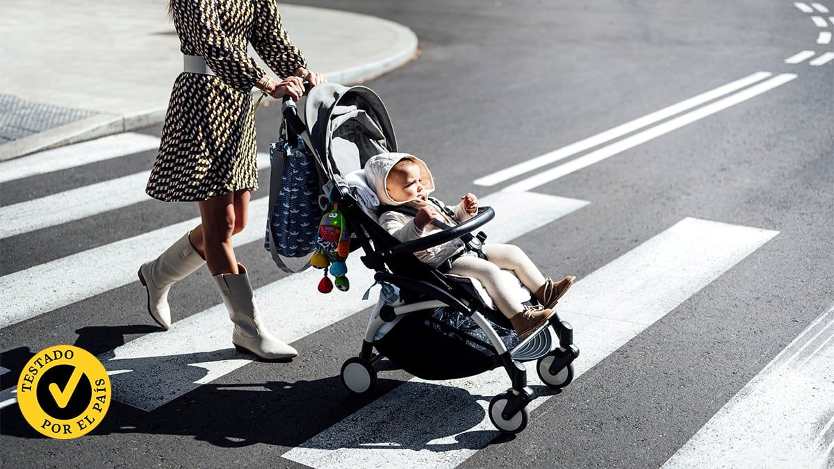 A melhor cadeira de passeio leve é a Stokke YOYO 3, com design compacto e versátil. Legenda da imagem. Reprodução: El País