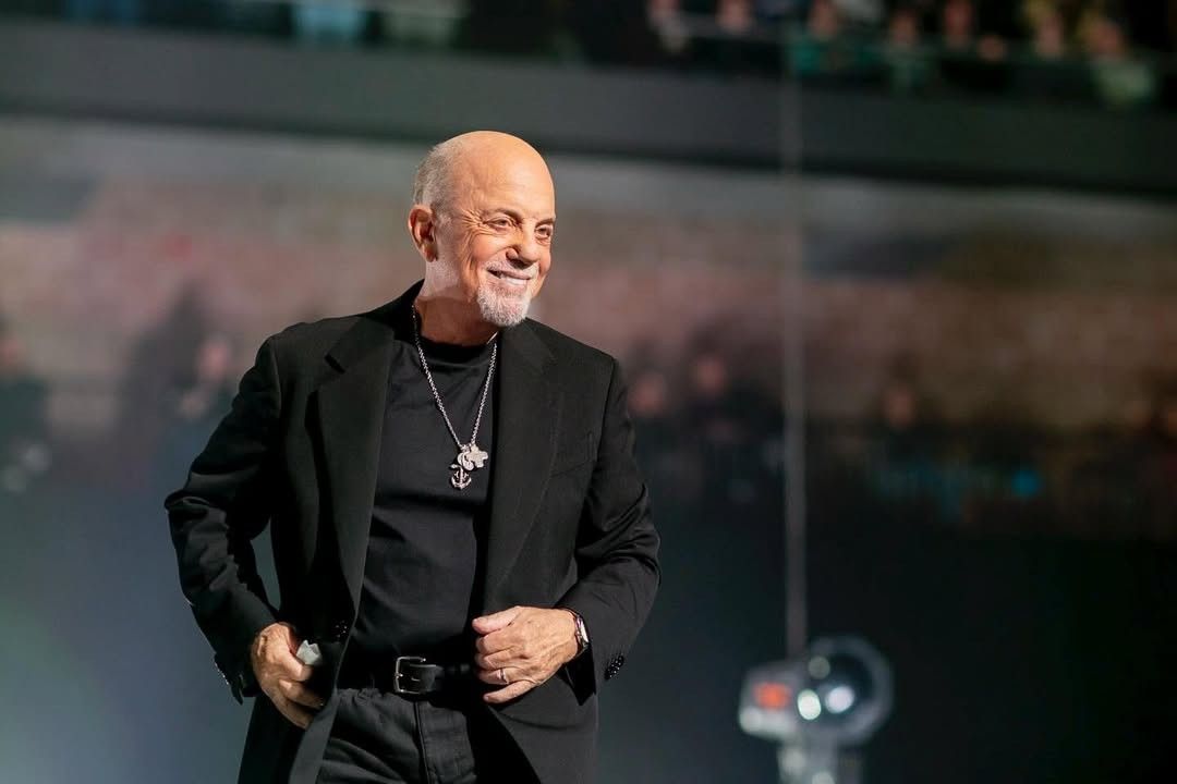 Billy Joel durante show em Connecticut, antes de cancelar turnê devido a problemas de saúde. Reprodução: Globo