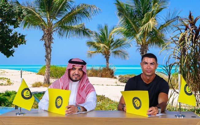 Cristiano Ronaldo renova contrato com o Al-Nassr e mira marca histórica de 1000 gols. Reprodução:  Esporte IG