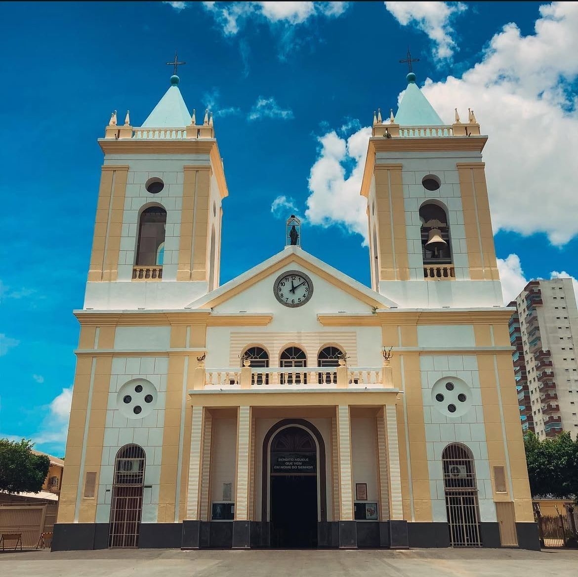 Missionários de diversos países ajudam a atender comunidades católicas em Rondônia, durante celebração dos 100 anos da Arquidiocese. Reprodução: g1