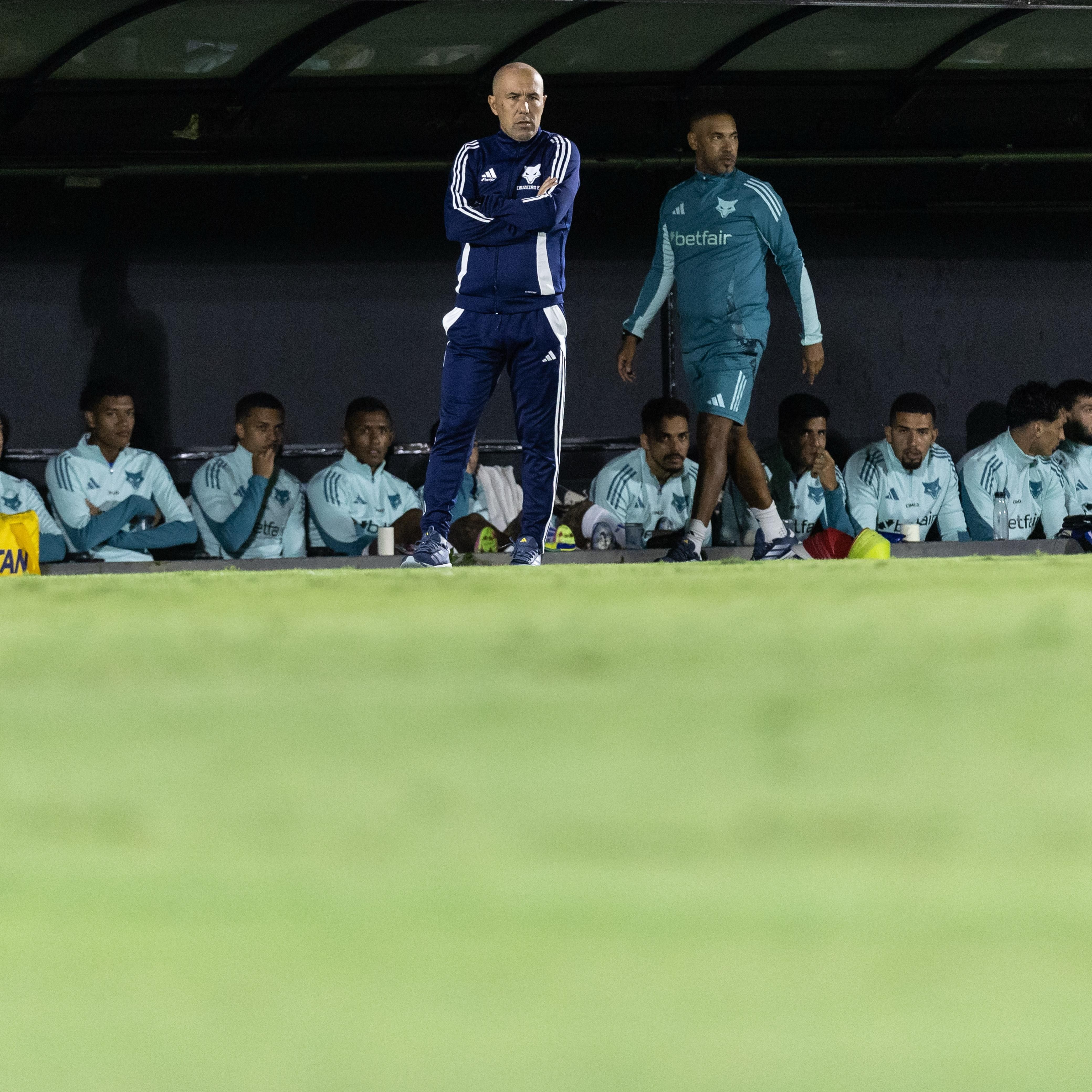 Momento do jogo entre Cruzeiro e Palestino na Sul-Americana. Reprodução: Globo