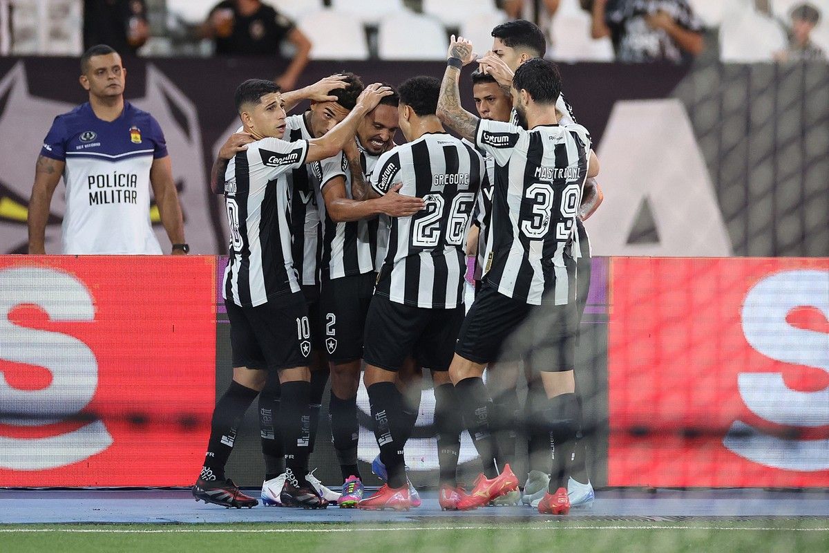 Botafogo celebra vitória sobre o Fluminense no Campeonato Brasileiro. Reprodução: Globo