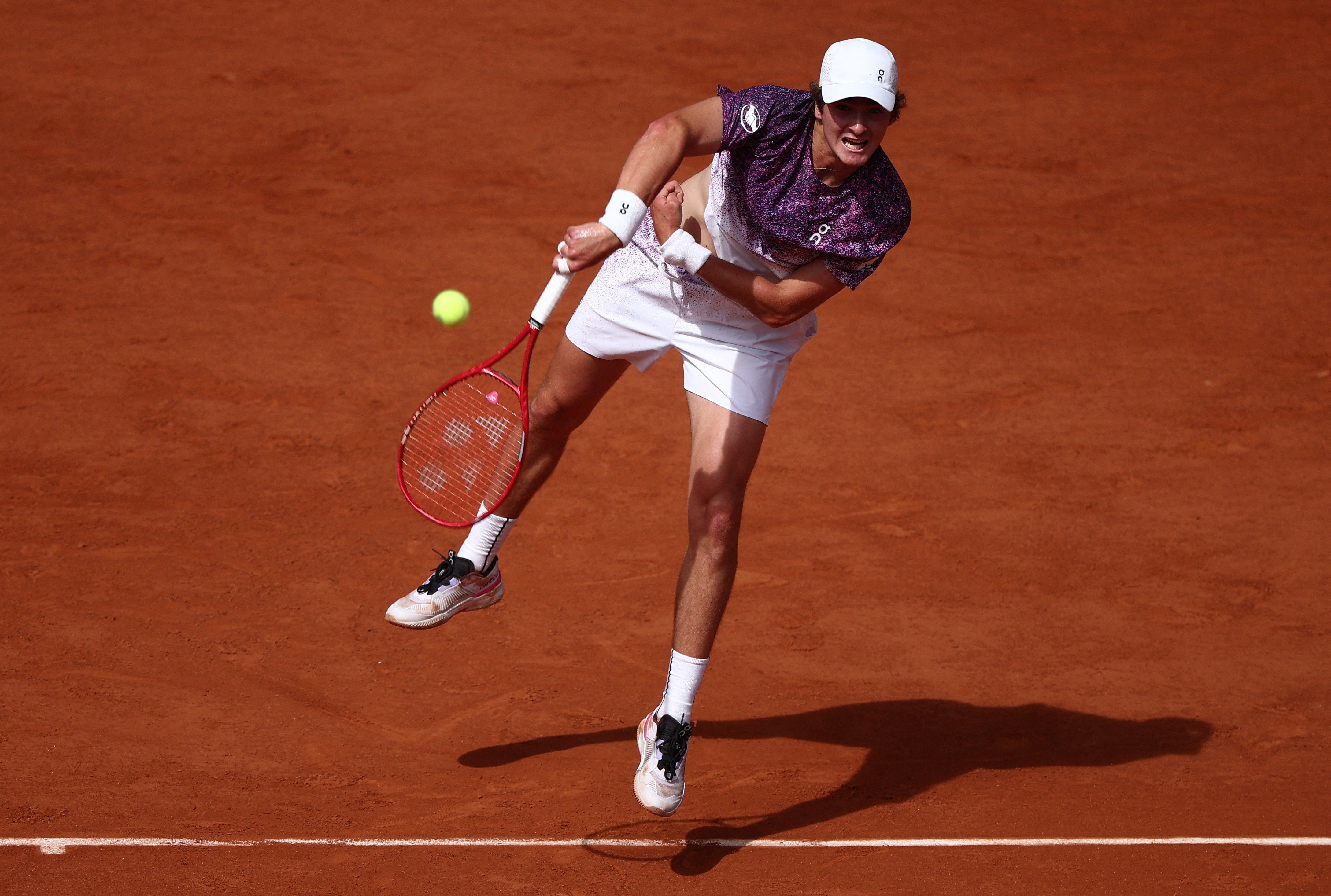 Roland Garros 2026: João Fonseca vence Djokovic e vai às oitavas