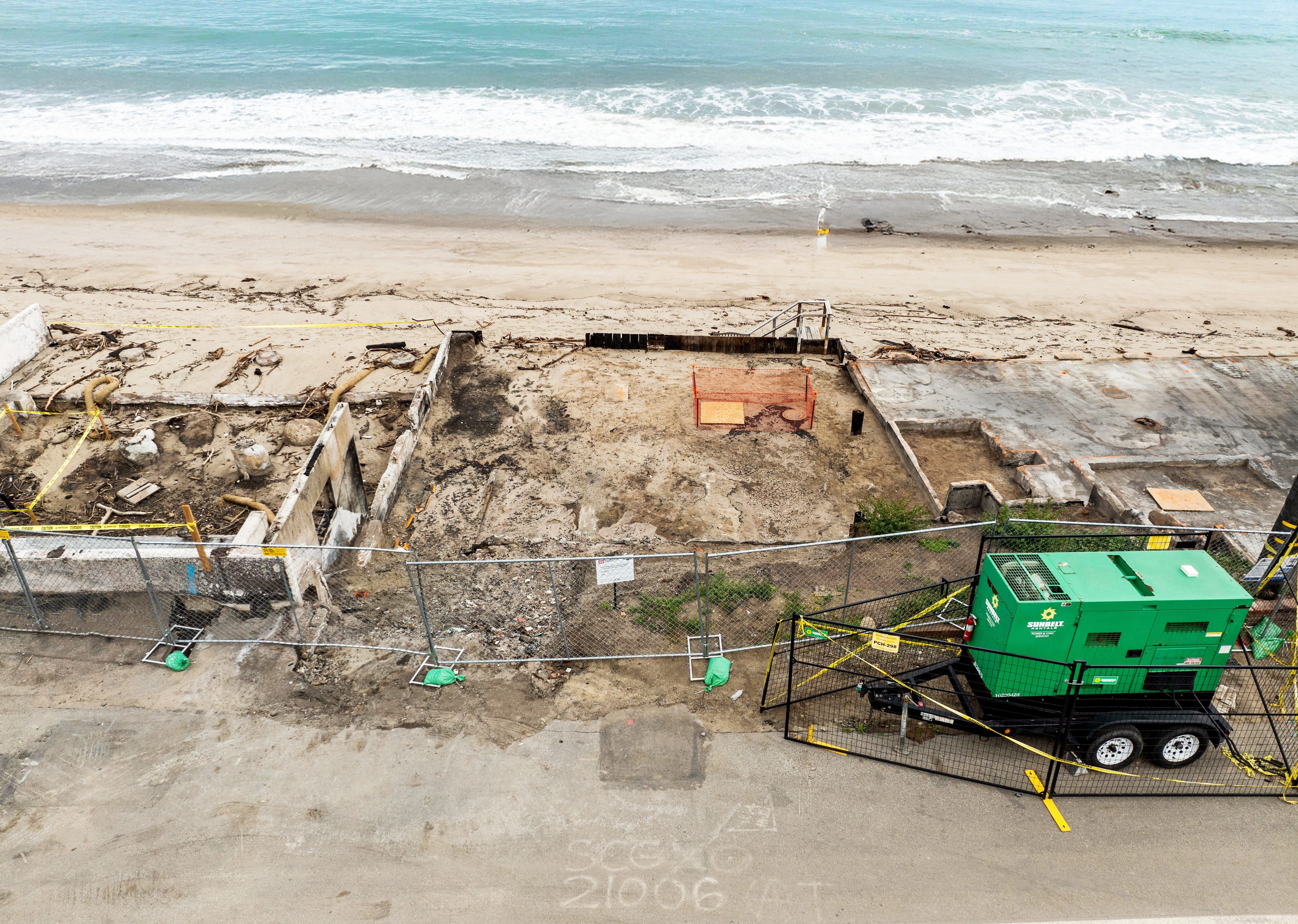 Terreno devastado pelo incêndio em Malibu é colocado à venda por $2.7 milhões. Reprodução: Paul Barnaby