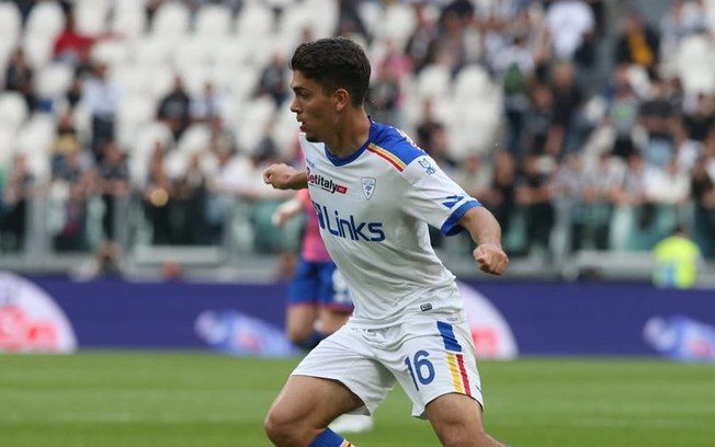 Joan González anuncia aposentadoria aos 23 anos, agradecendo a clubes e torcedores. Reprodução: Esporte IG