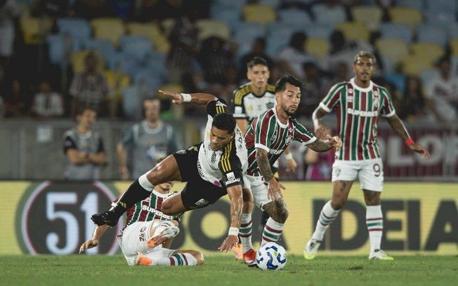 Samuel Xavier celebra o gol que marcou contra o Atlético, no Maracanã. Legenda da imagem. Reprodução: Retorno do item 11
