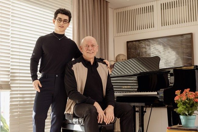 Leandro Karnal e Vitor Fadul celebram seu amor e afinidades em ensaio especial para o Dia dos Namorados. Reprodução: gshow