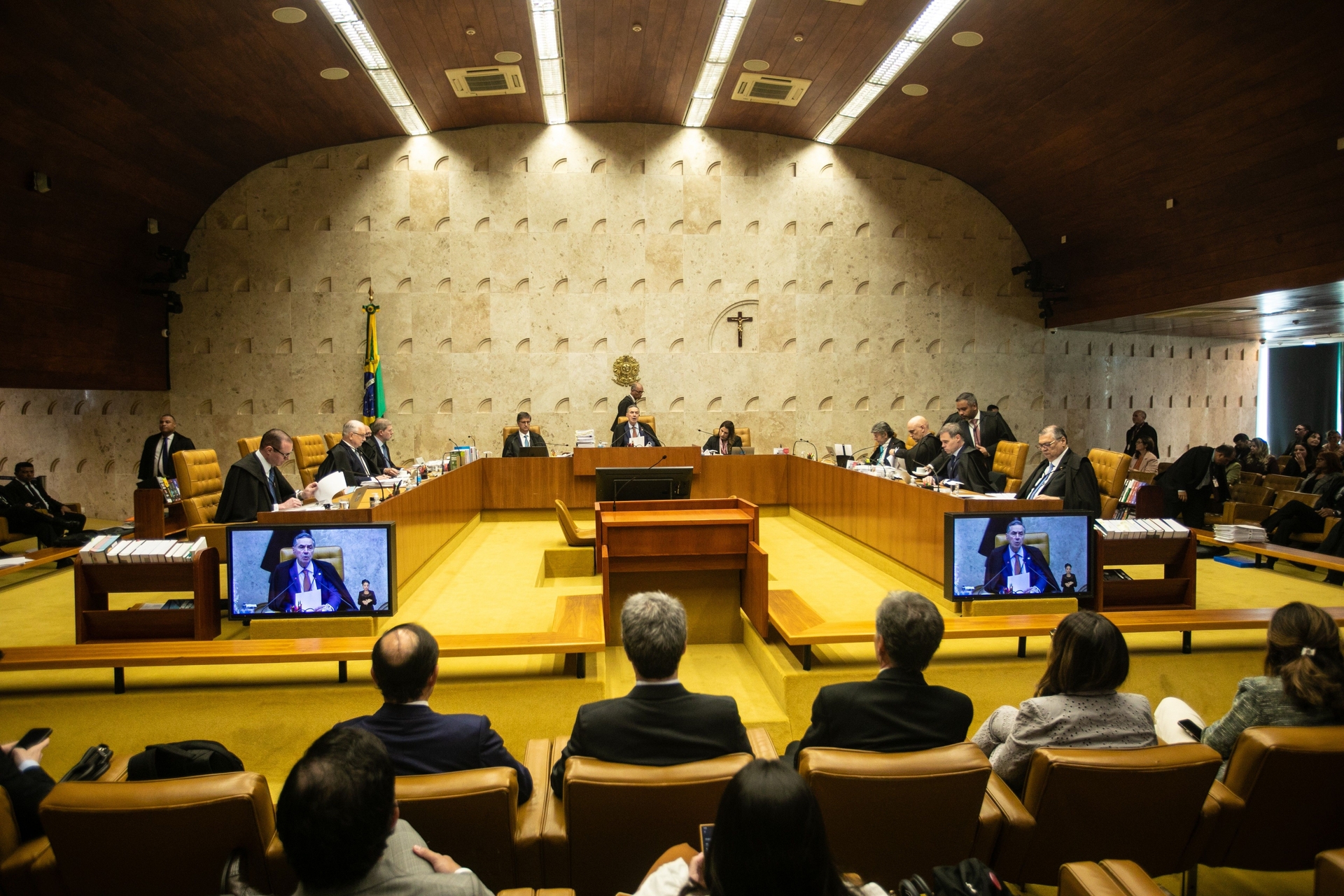 STF concede às redes sociais poderes para censurar postagens, impactando a liberdade de expressão. Legenda da imagem. Reprodução: Globo